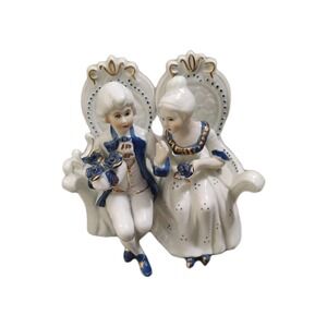 Linden porcelain figurine of a man and woman couple